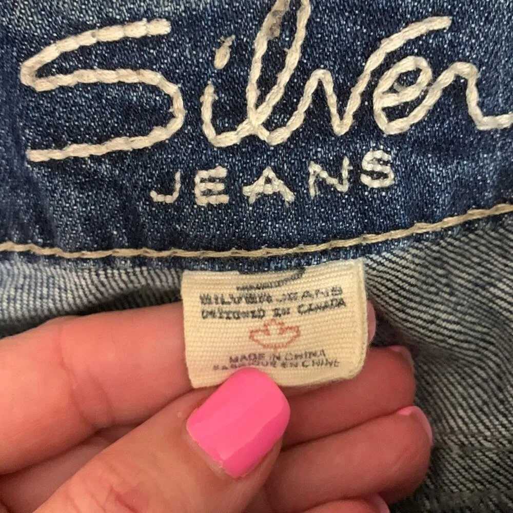 Silver Jeans Suki Capri Thick Stitched Jeans - Image 7