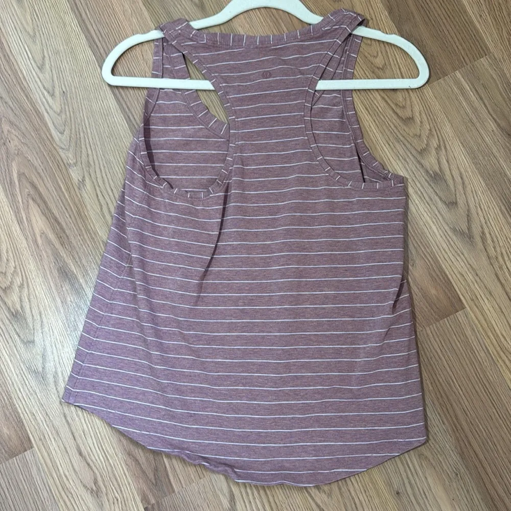 Lululemon  love tank size 6 w/ rip tag EUC - Image 3