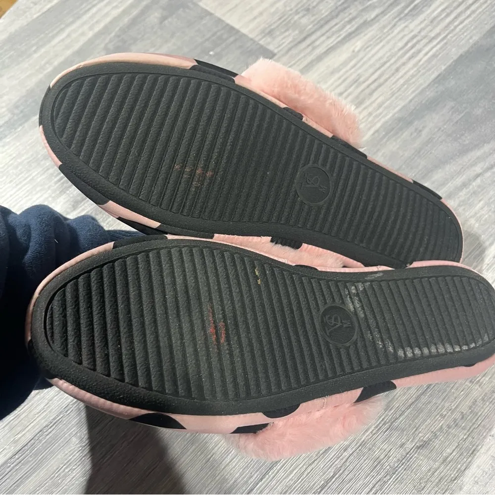 Victoria’s Secret Pink Polka Dot Slippers; Medium Women’s - Image 8
