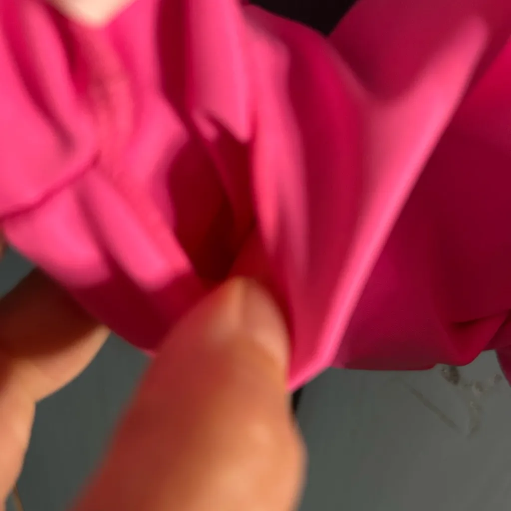 Pink Women's Criss Cross Strappy Sports Bra | Size XS - Image 5