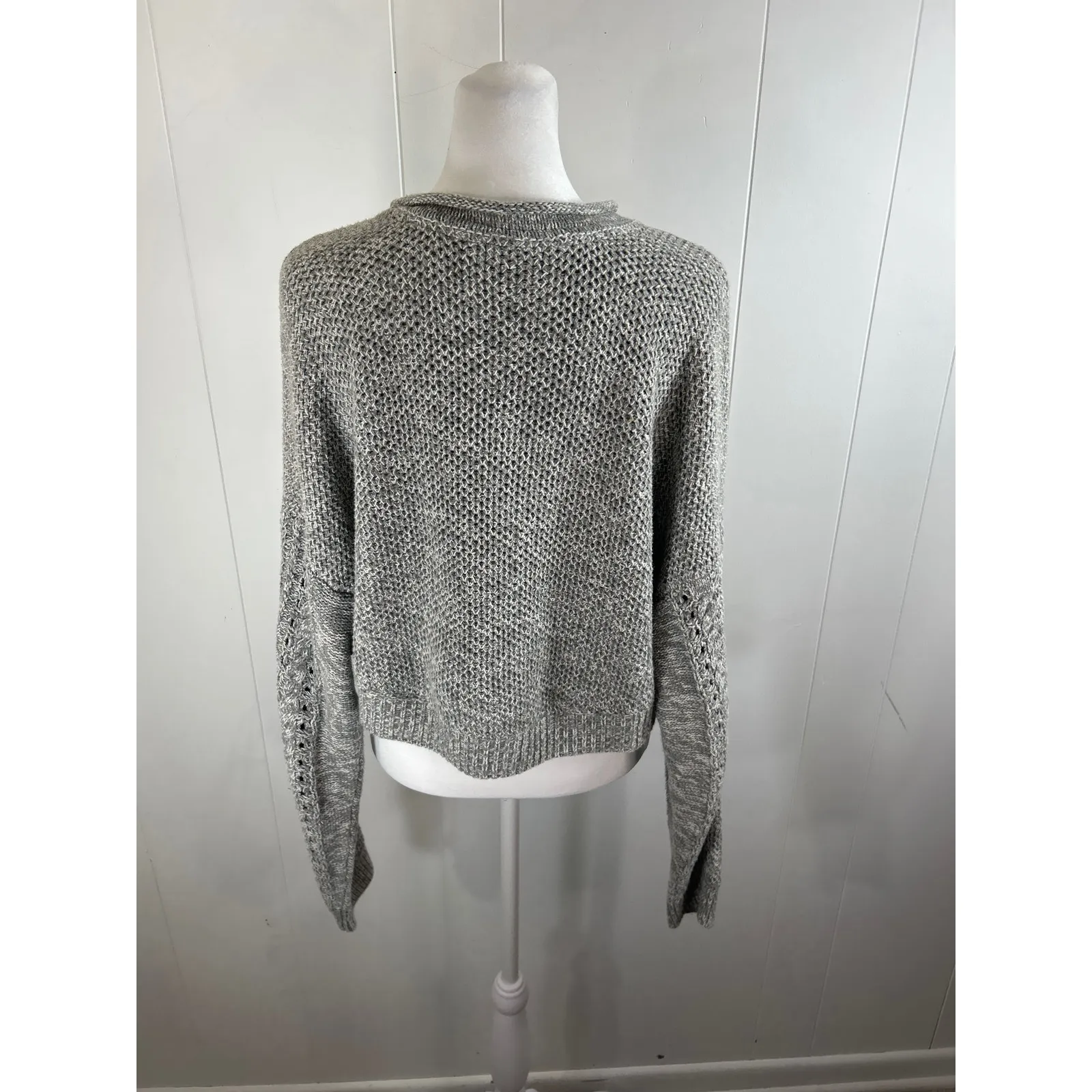 BDG from Urban Outfitters women’s size small cropped sweater in Size S. - Image 2