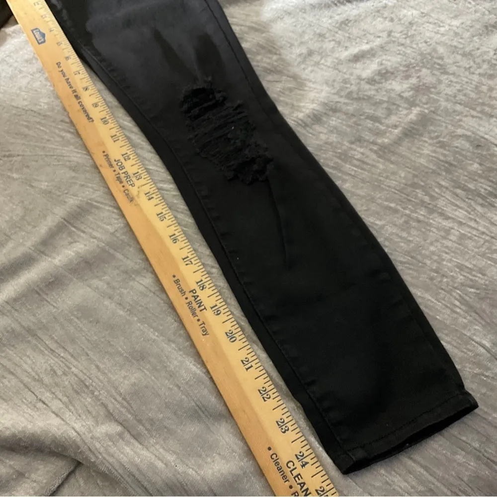 L'AGENCE NWT High Rise Jeans 24 Margot Destruct Skinny Zinc Black Ripped Knees - Image 4