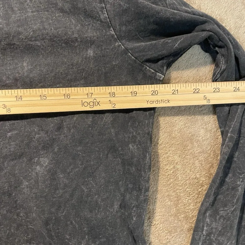 SoulCycle Shirt Womens Medium Acid Wash Black Gray Cropped Long Sleeve Tshirt - Image 5