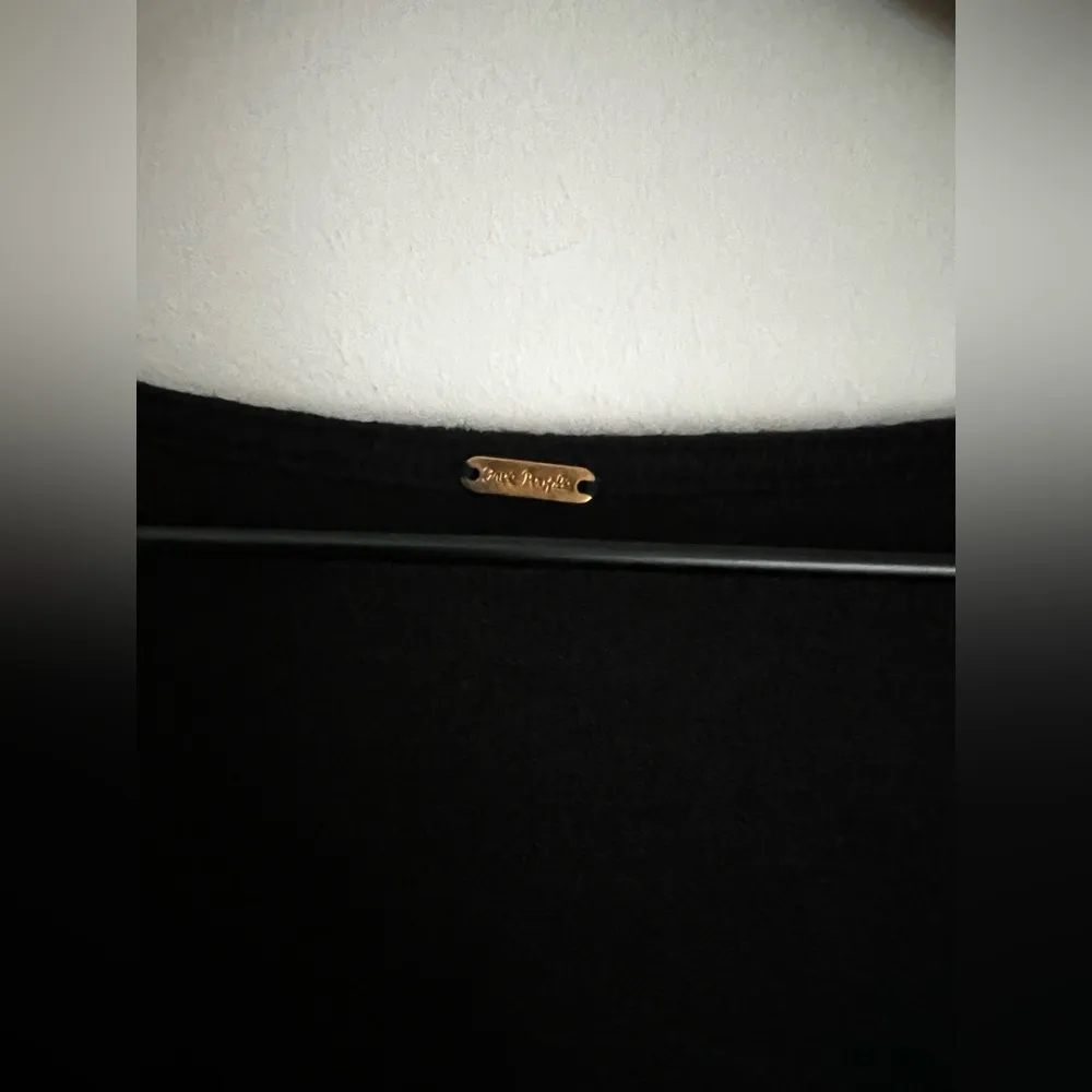 Free People All Types Of Twisted Black Top long sleeve V neck stretchy - Image 4