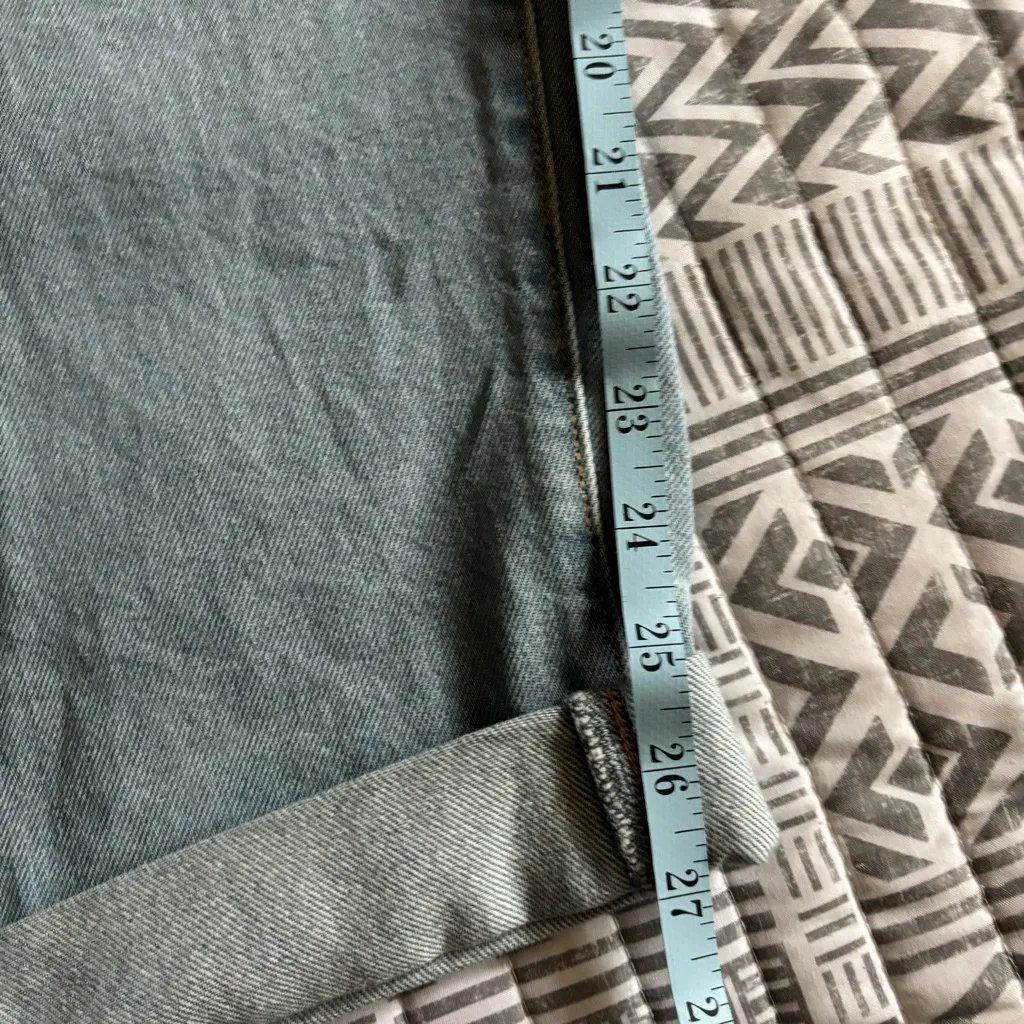 Universal Thread Light Wash Boyfriend Jeans - Image 8