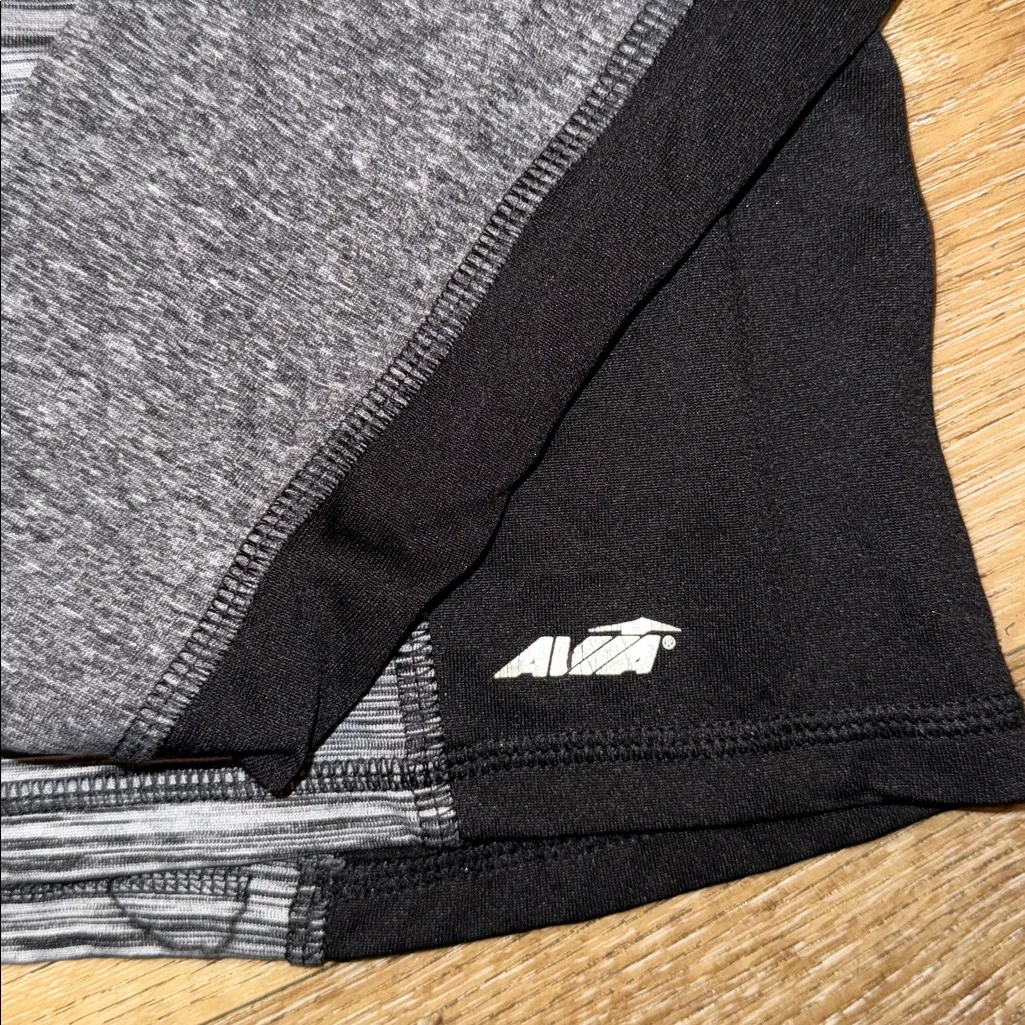 Avia  Women's Gray and Black Quarter-Zip Top - Image 4