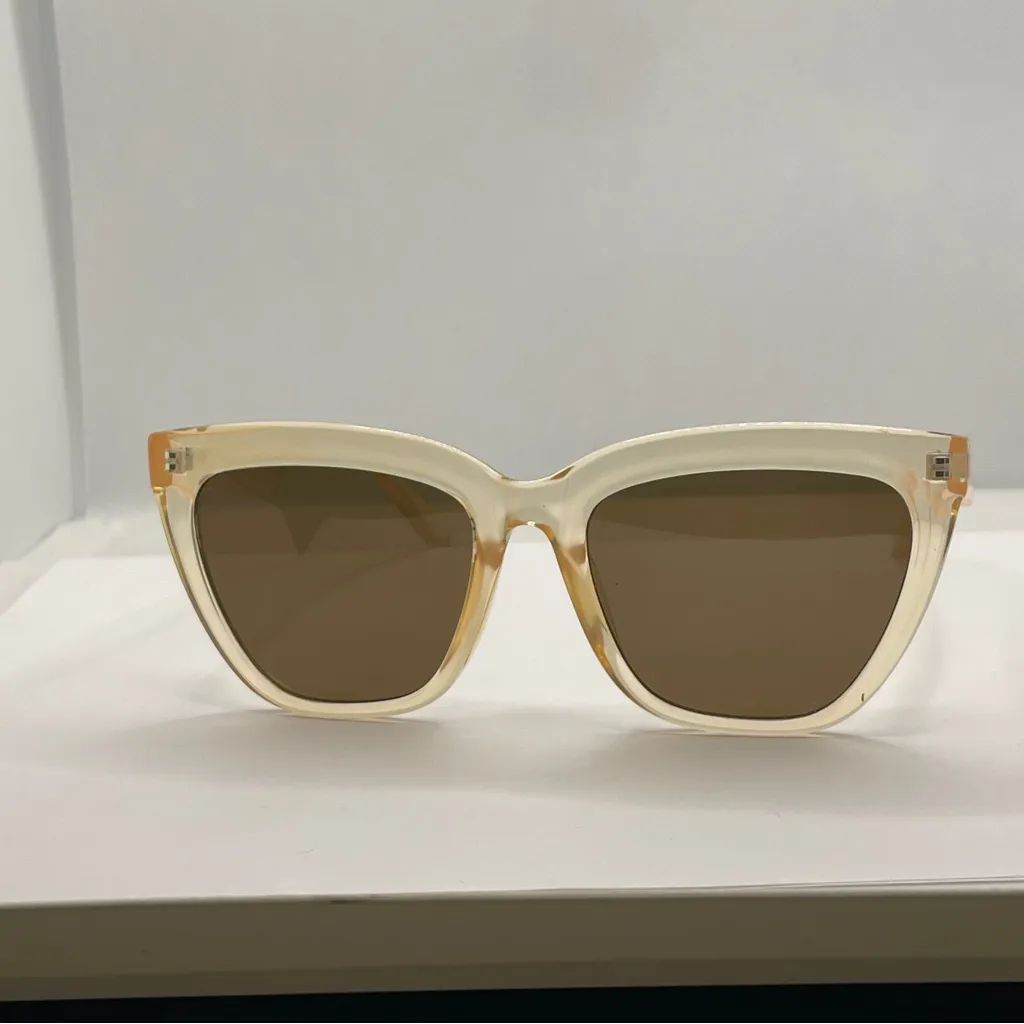 Retro Style Clear Orange Cat Eye‎ Oversized Sunglasses Tan - Image 3