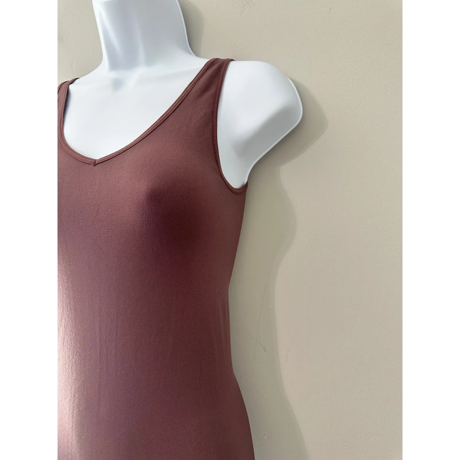 Eloise Seamless Tank Top Brown V Neck Sleeveless Basic Everyday Layering Size‎ S - Image 2