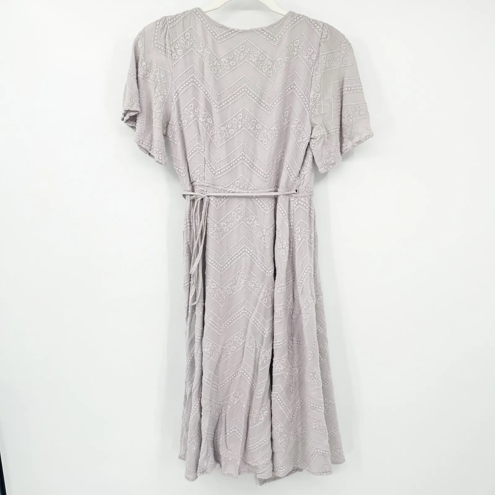 ASTR Womens Modest Embroidered Short Sleeve Tie Wrap Midi Dress‎ Size S Lavender - Image 12