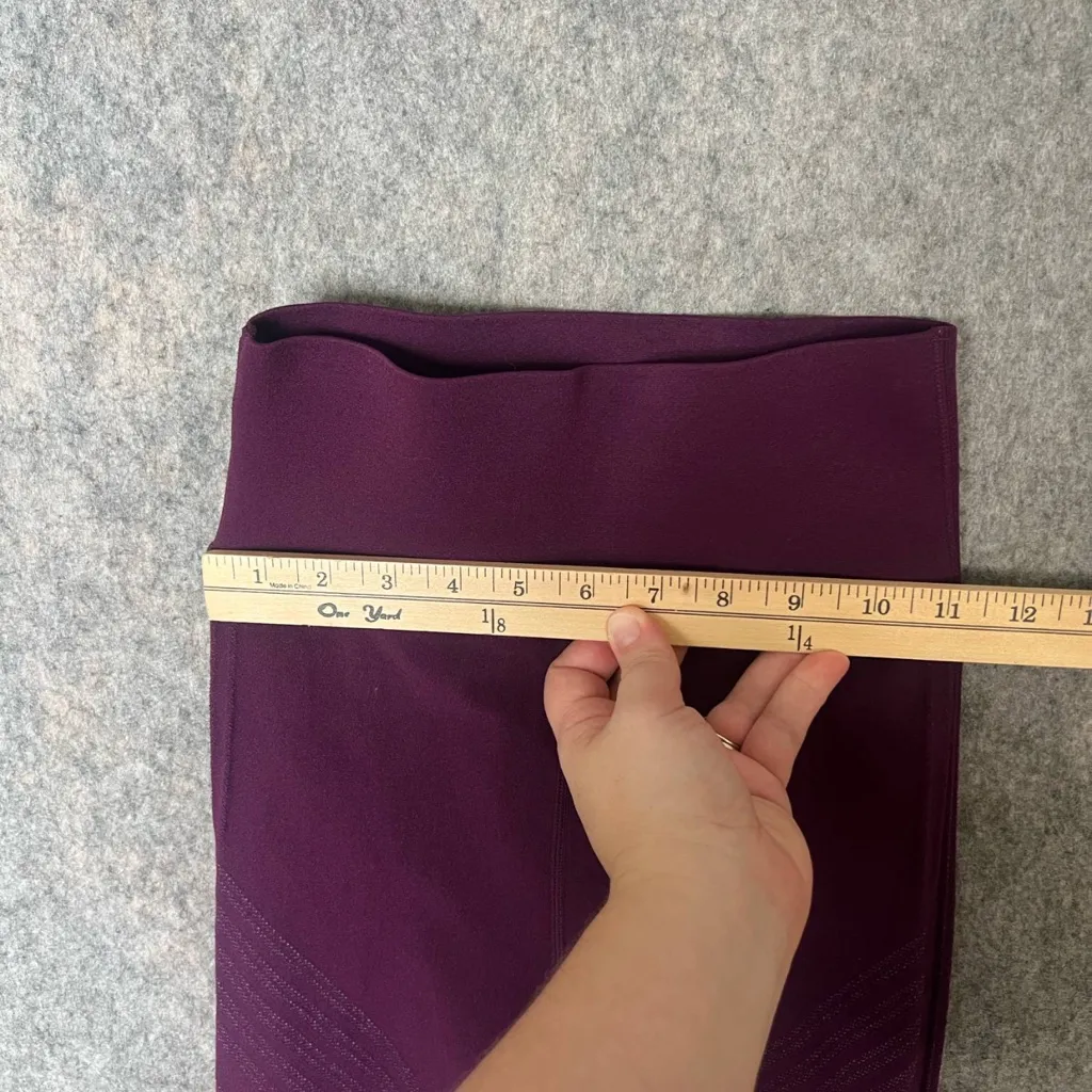 Sculptknit by Fabletics Woman Size Small Sculpting athletic leggings purple‎ - Image 6