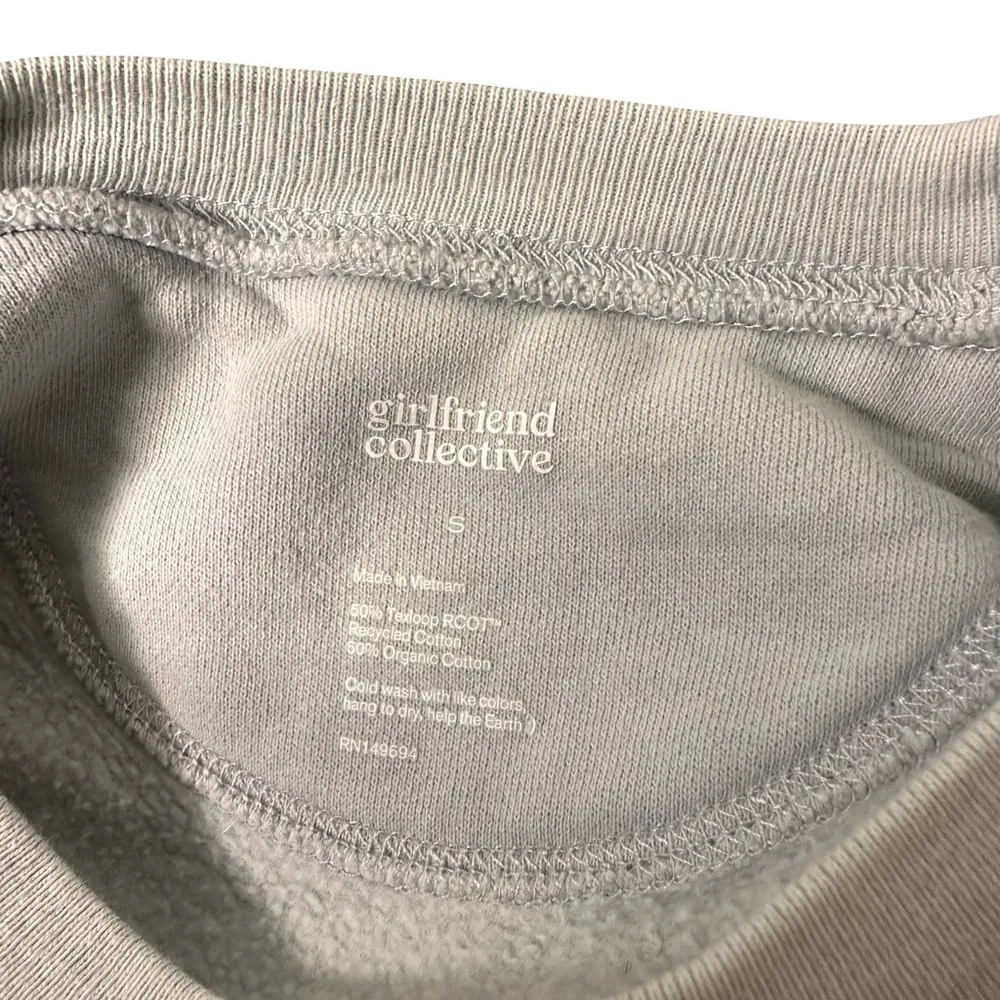 Girlfriend Collective 50/50 Long Sleeve Cropped
Pull Over Sweatshirt Gray Sz S - Image 7