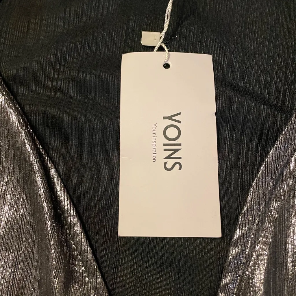 YOINS Shimmering Black Dress - Image 3