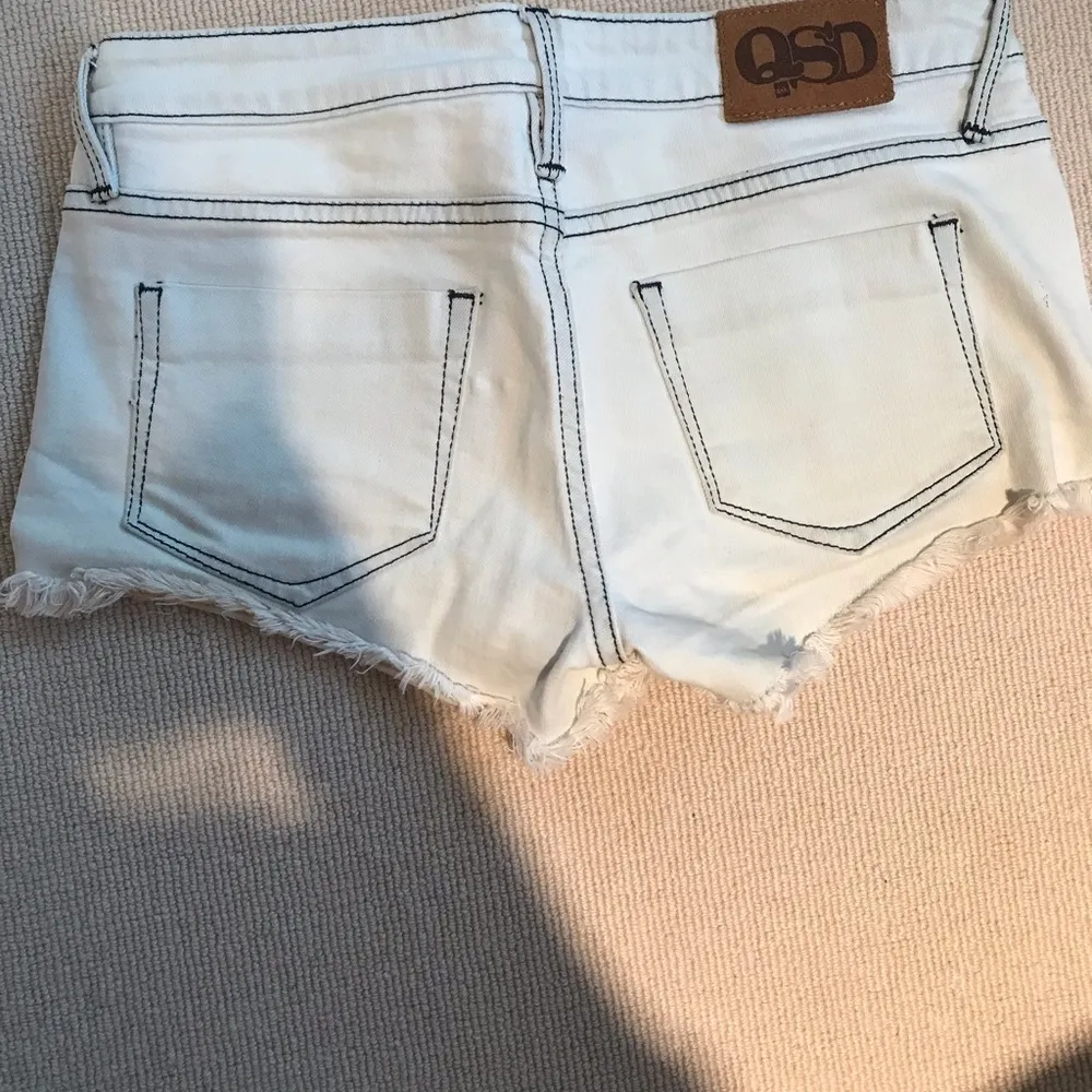 Billabong light wash jean shorts  - Image 4