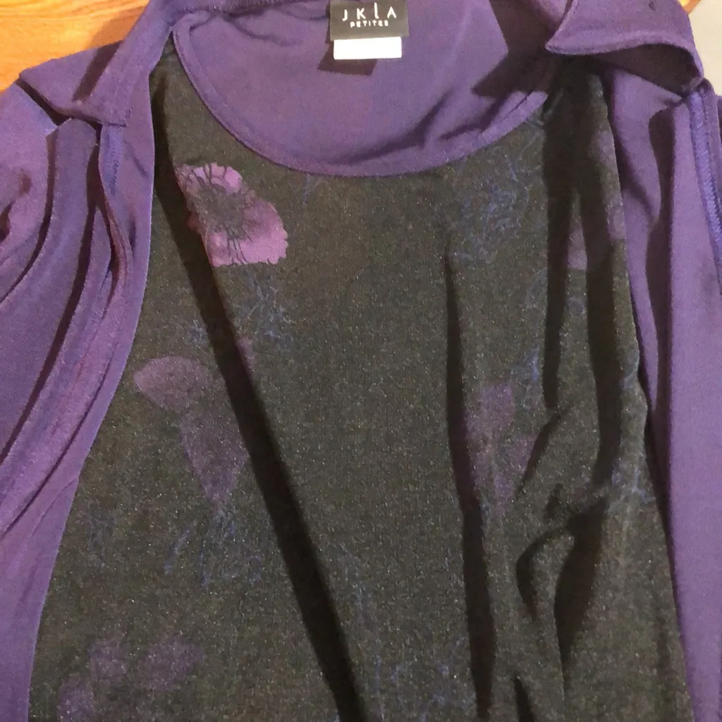 JKLA Petite Large Short Sleeve All in One Blouse with Purple & Black Color Top Size undefined - Image 3