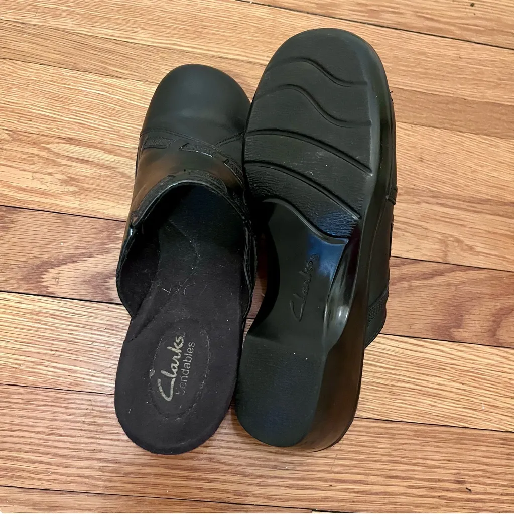 Clarks Bendables Black Leather Comfort Clog Mules Women's Size 8 - Image 10