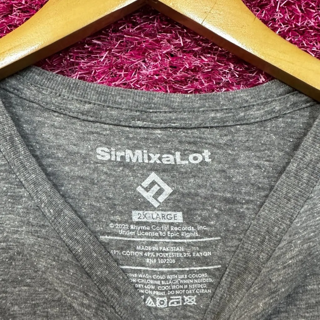 SirMixaLot Baby Got Back Retro Rap Tshirt size 2XL - Image 4