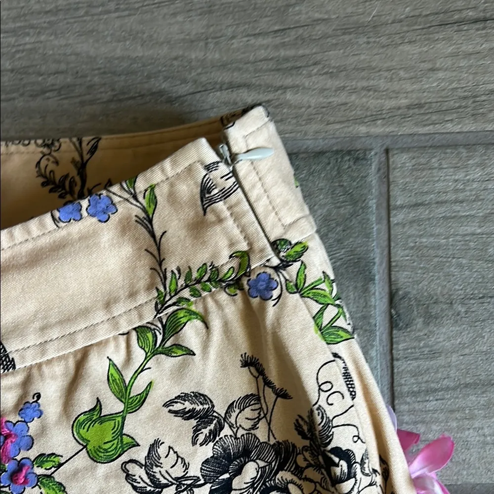 Floral Print Capris Black - Image 4