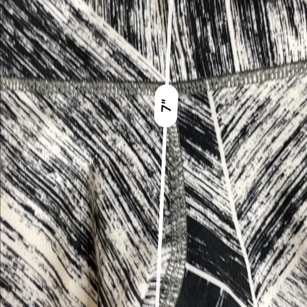 Lululemon athletica black white printed leggings - Image 6