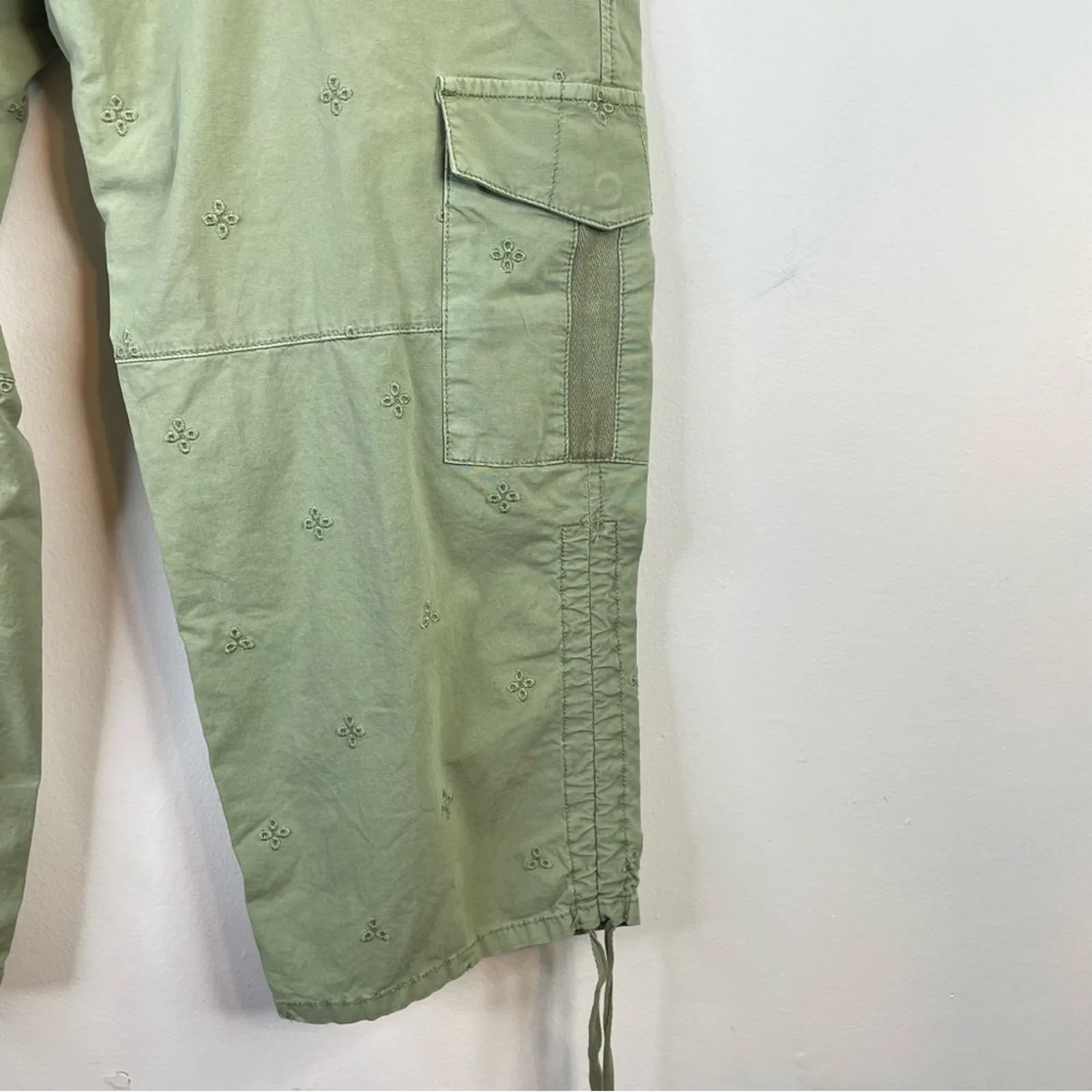 Sanctuary Surplus Olive Army Green Eyelet Cargo Cropped Utility pants 31 new - Image 4