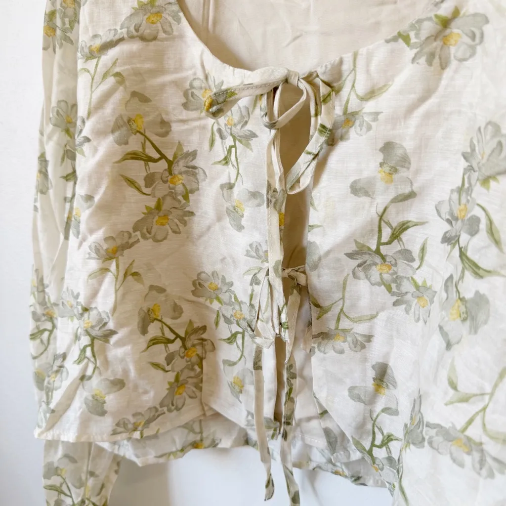 Lulu's Playfully Sweet Floral Tie Front Top Sz XL - Image 5