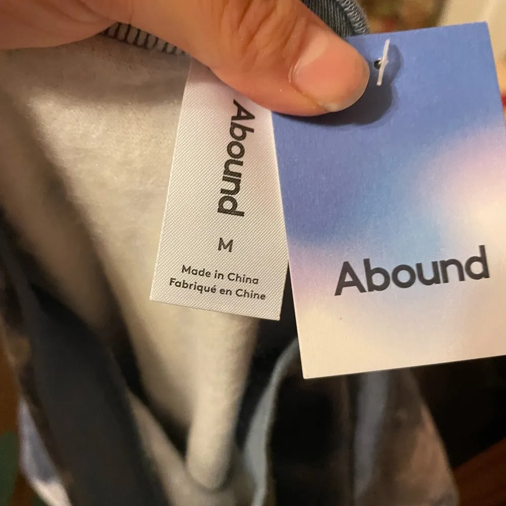 NWT ABOUND TIE DYE SWEATSHIRT - Image 3