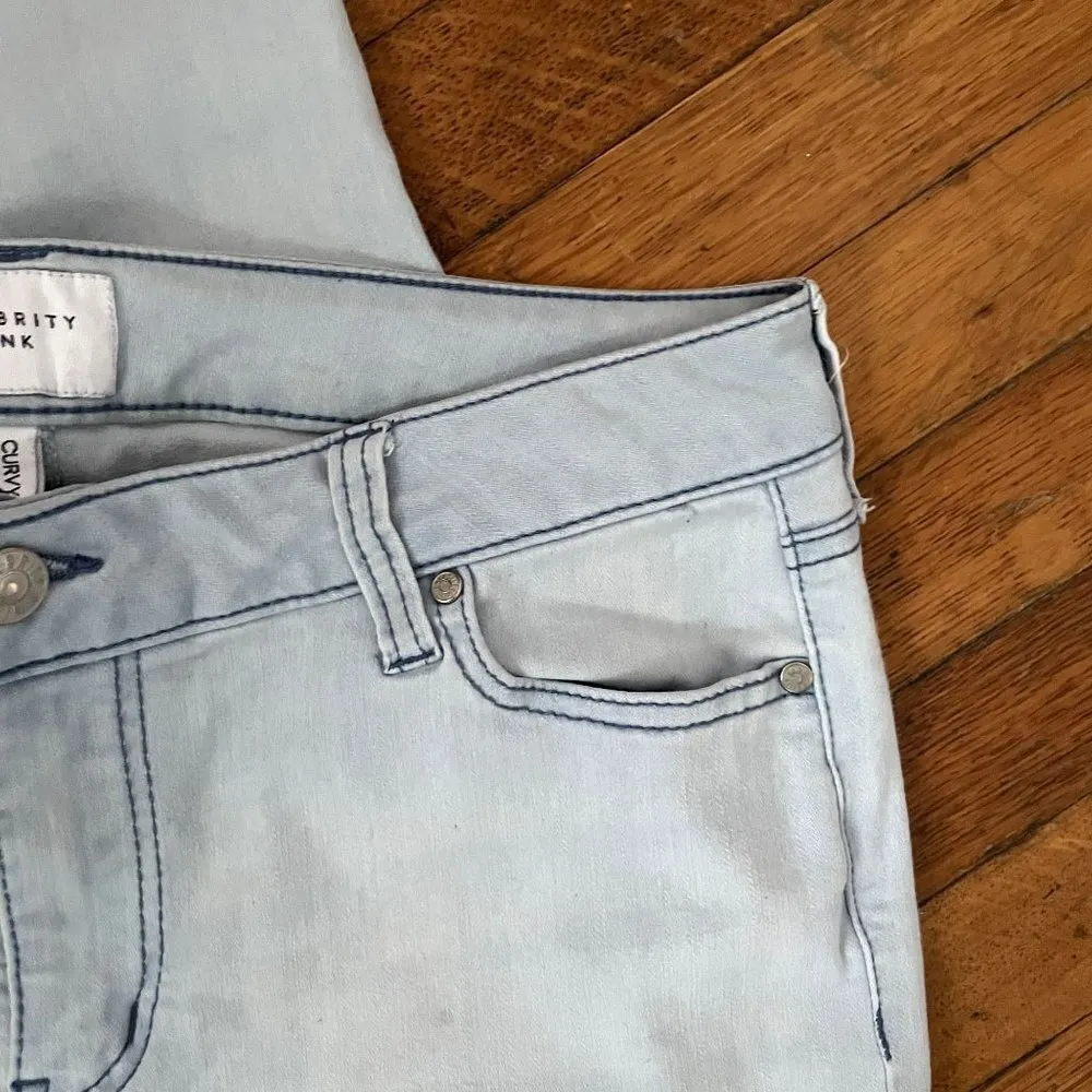 Celebrity Pink light wash curvy skinny jeans casual comfortable summer pants - Image 2