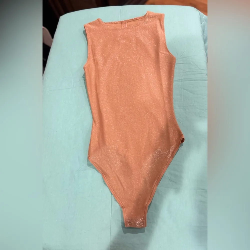 Skims Size xxs Glisinette Crew Neck Bodysuit Shimmer Ochre NWT BS-CRW-1343 - Image 5