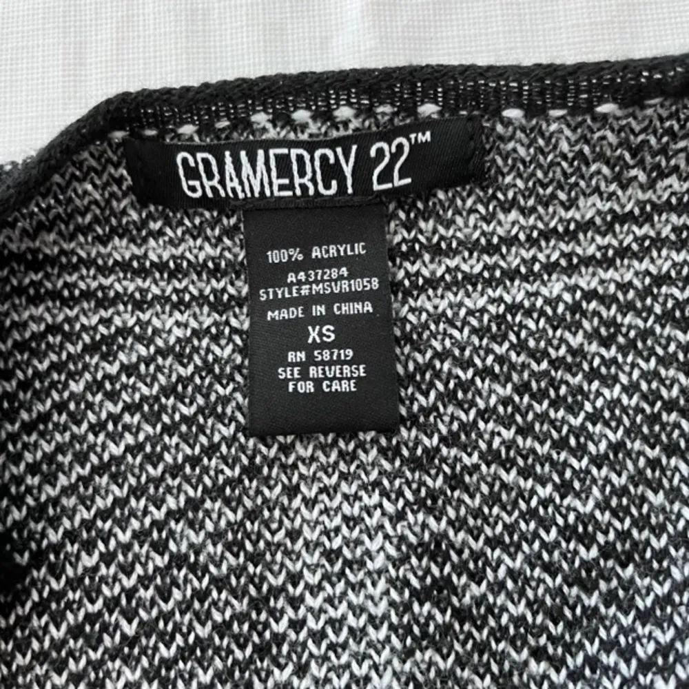 Gramercy 22 Black and‎ White Mixed Print Knit Open Long Cardigan Sweater Size XS - Image 3