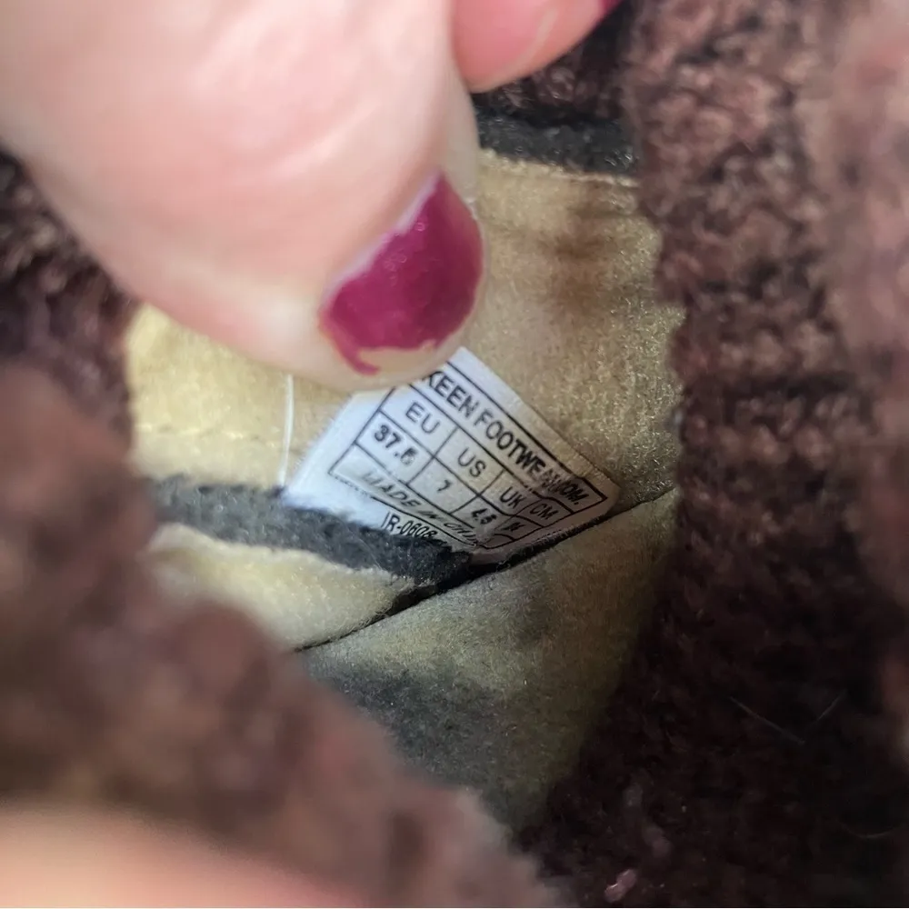 Keen Womens Shay‎ Sweater Cuff Brown Boots Size 7 - Image 6