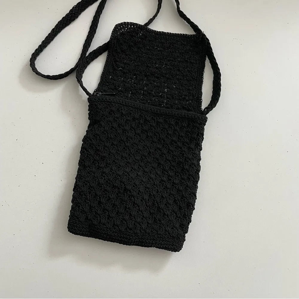 Crocheted Crossbody Purse Coin Pouch Zipper Closure Black Lightweight Small - Image 3