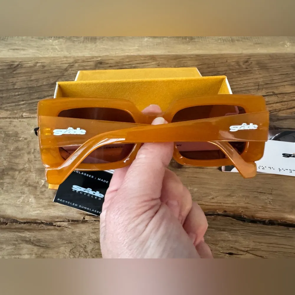 NEW WITH CASE Szade Dart Sunglasses ~ Burnt Honey/Cherry Cola ~ unisex 🕶️ - Image 9