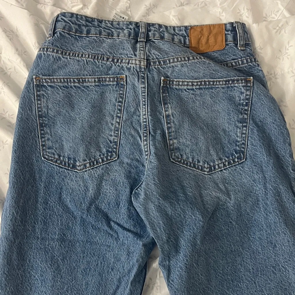 Zara women’s Classic Denim Straight Jeans - Image 6