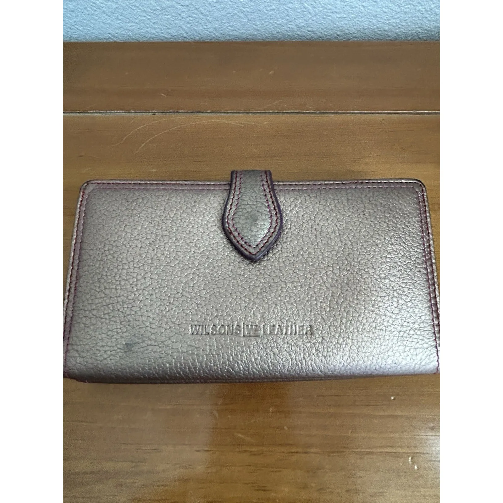 Vtg Wilsons Leather Bifold Wallet‎ For Women Leather Rose Gold Tone - Image 4