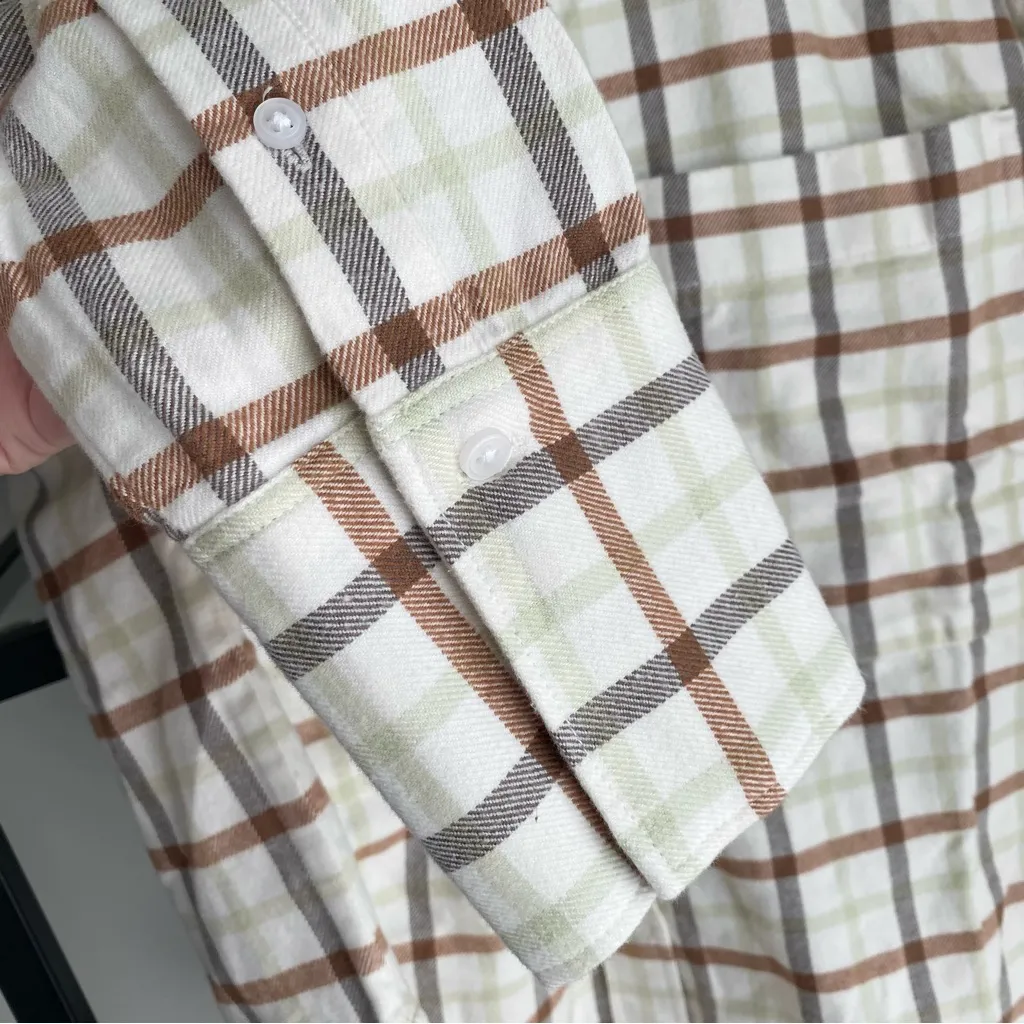 NWT Everlane Boxy Fit Flannel Button Down Shirt - Image 4