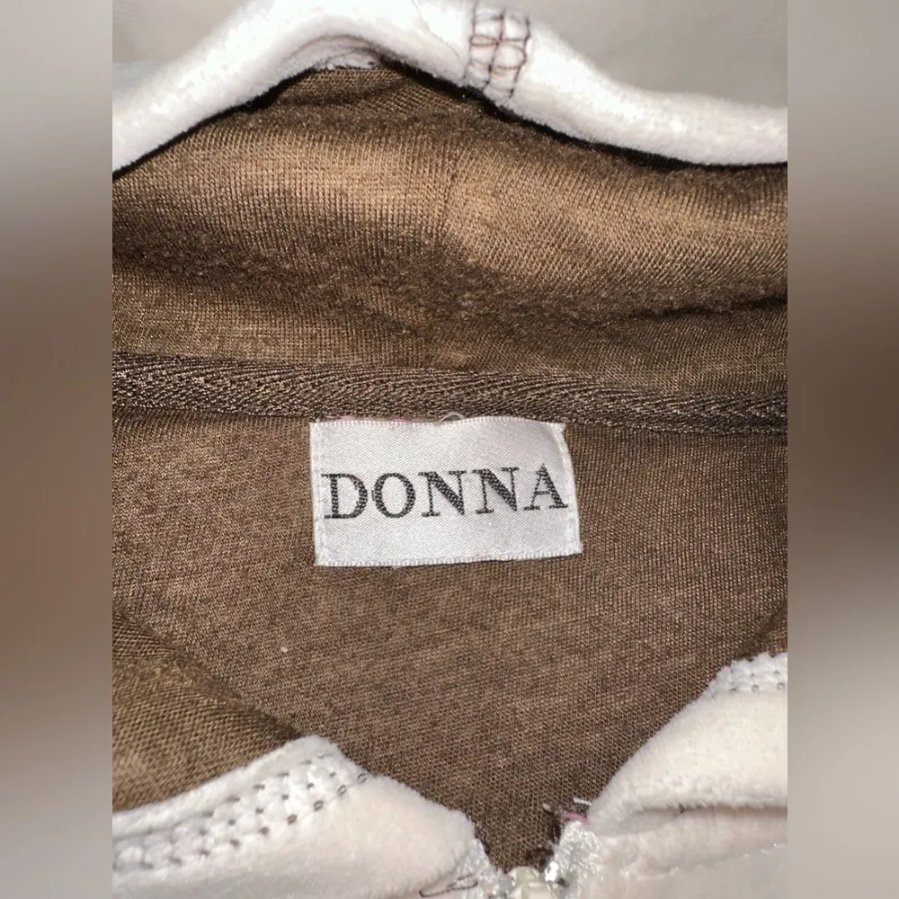 EUC DONNA CREAM AND BROWN LONG SLEEVE VELVET HOODIE SZ L Size L - Image 6