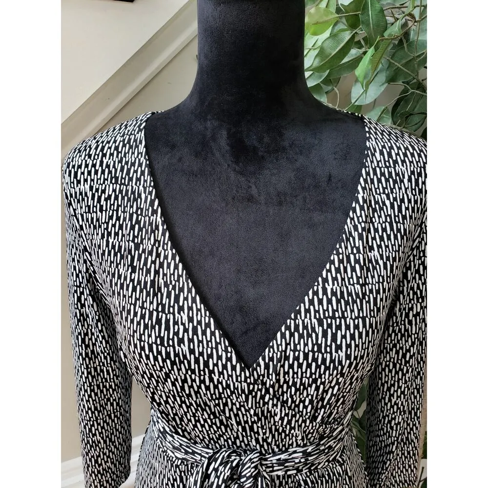 Black Label Wrap Dress Women's 6 Black White Geo Print Long Sleeve Waist Belted - Image 10