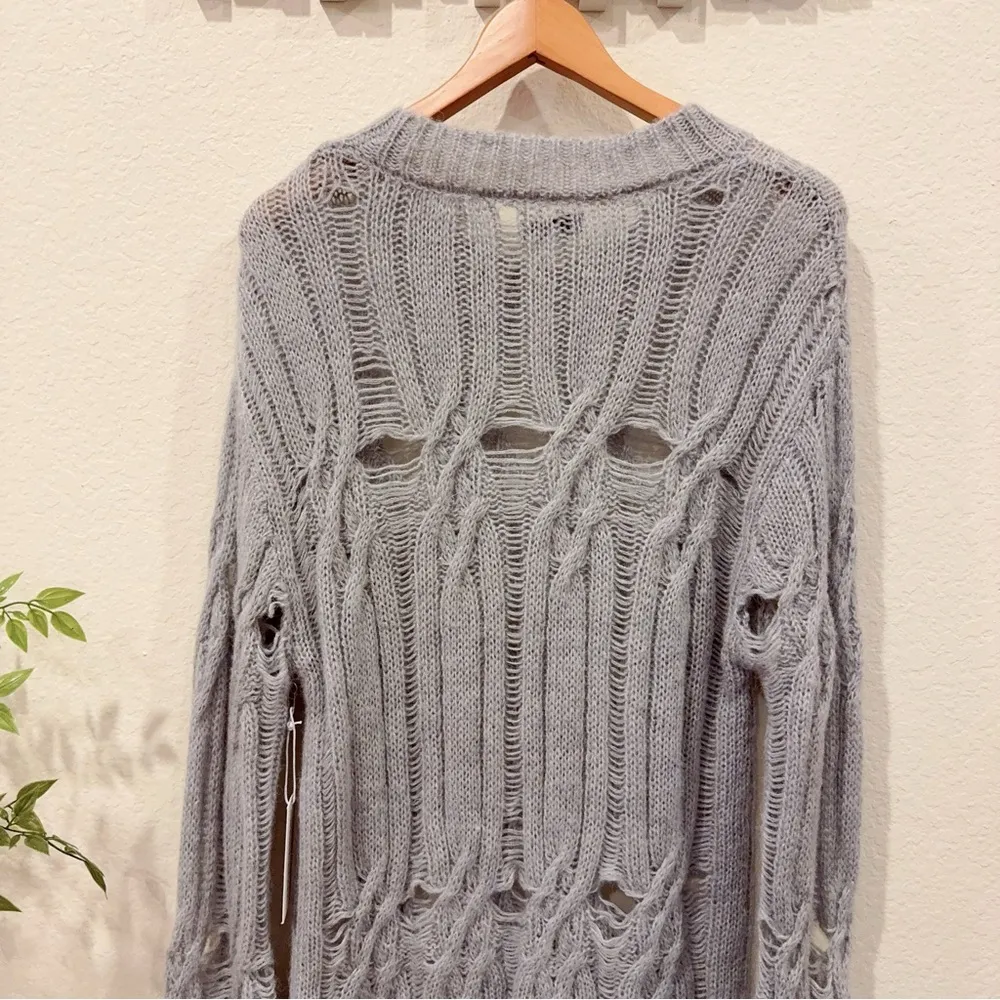 Moon River Pullovers Grunge Detail At Bottom Sweep Sweater in Gray Size Small - Image 4