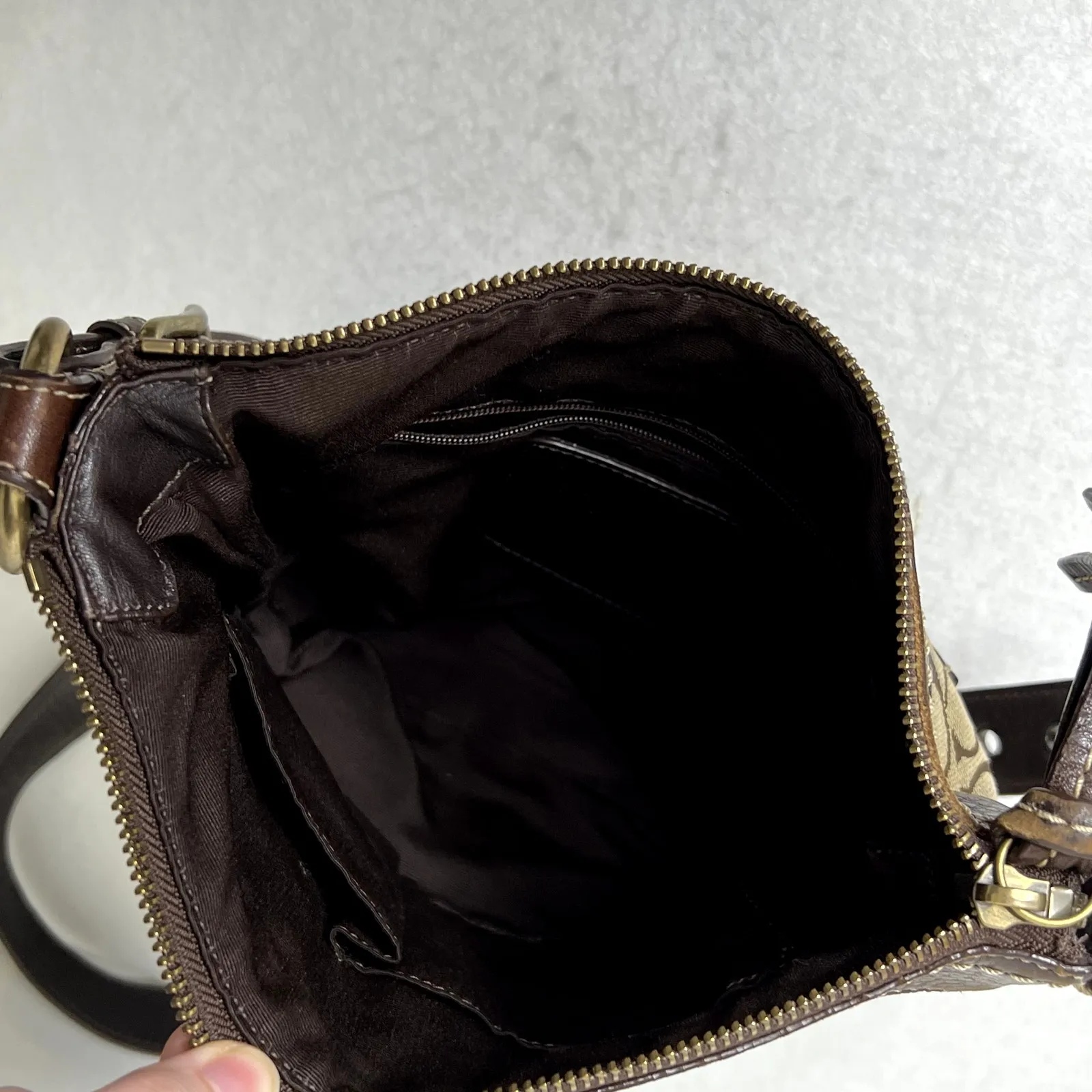 Vintage Coach Signature Crossbody Shoulder Bag - Image 6