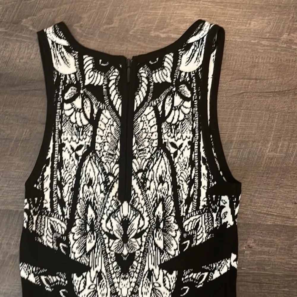 Artelier Nicole Miller knit body con dress - Image 4