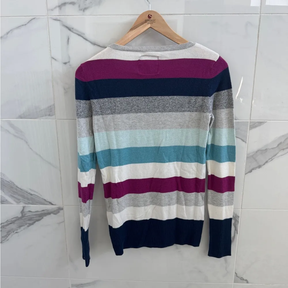 American Eagle v neck sweater - from 2009 - casual easy to wear Y2K style - sz S - Image 2