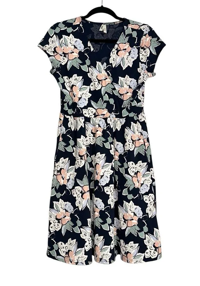 Pact Fit And Flare Crossover Navy Floral Short Sleeve V - Image 2