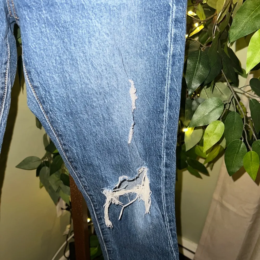 Premium Wedgie Straight Jeans Size 25 - Image 2