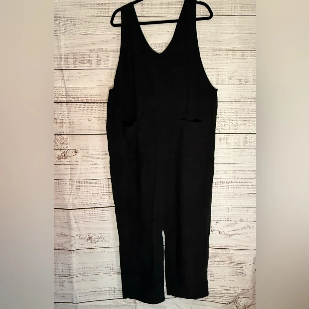 None Elegant Black Corduroy Jumpsuit - Image 2