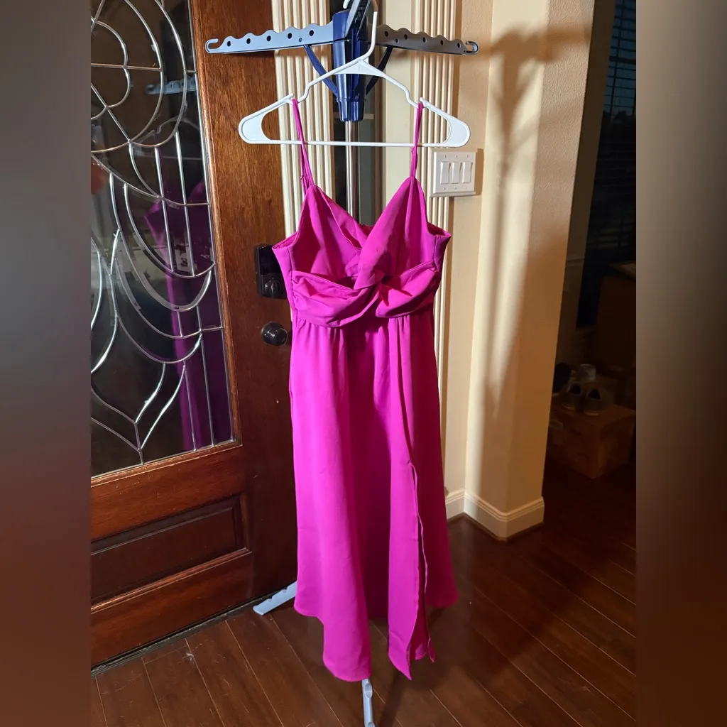 Elegant Fuchsia Dress with Slit Pink Size M - Image 3