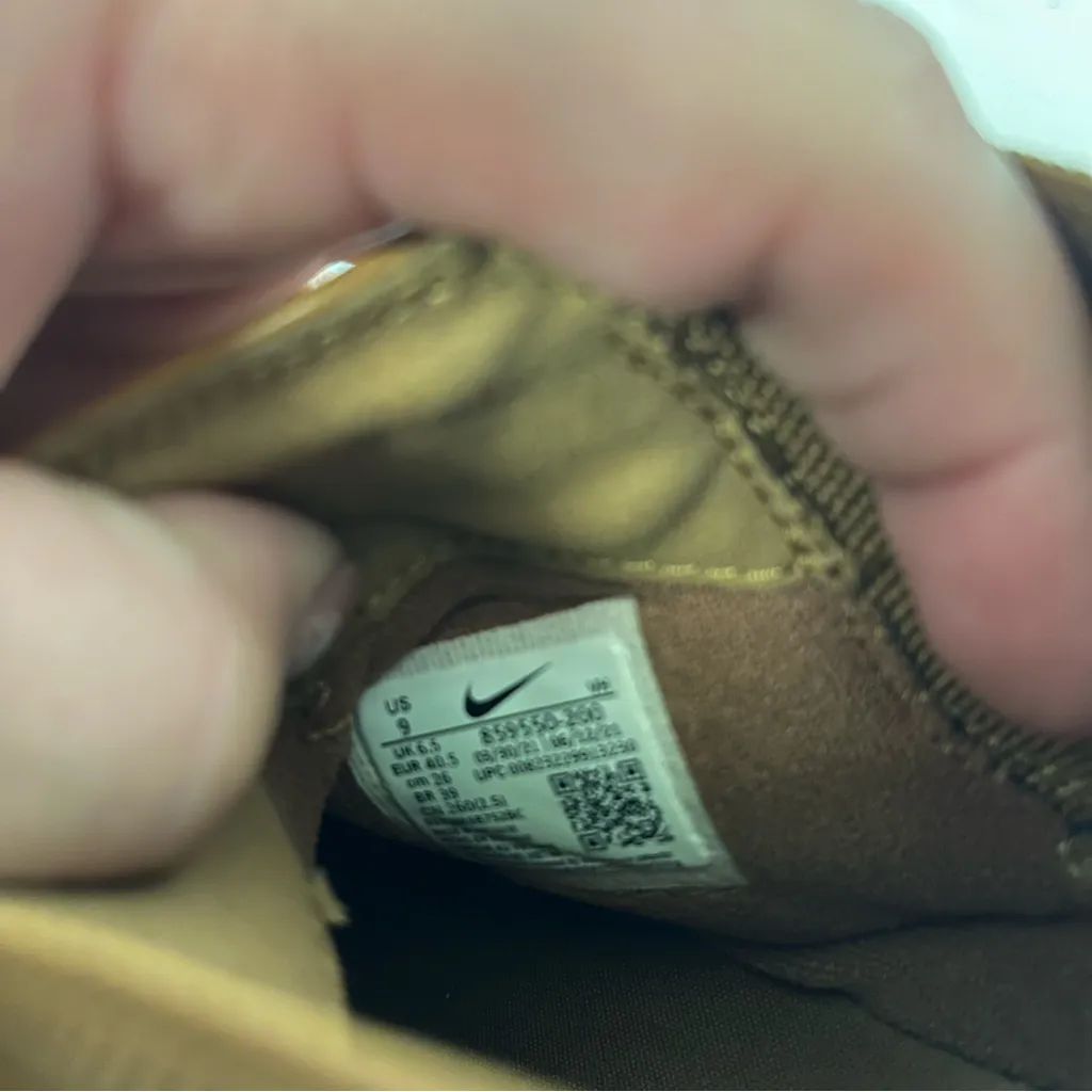 Nike | Air Max‎ Thea Mid Chelsea Women’s 9 Brown and White Hybrid Sneakers - Image 5