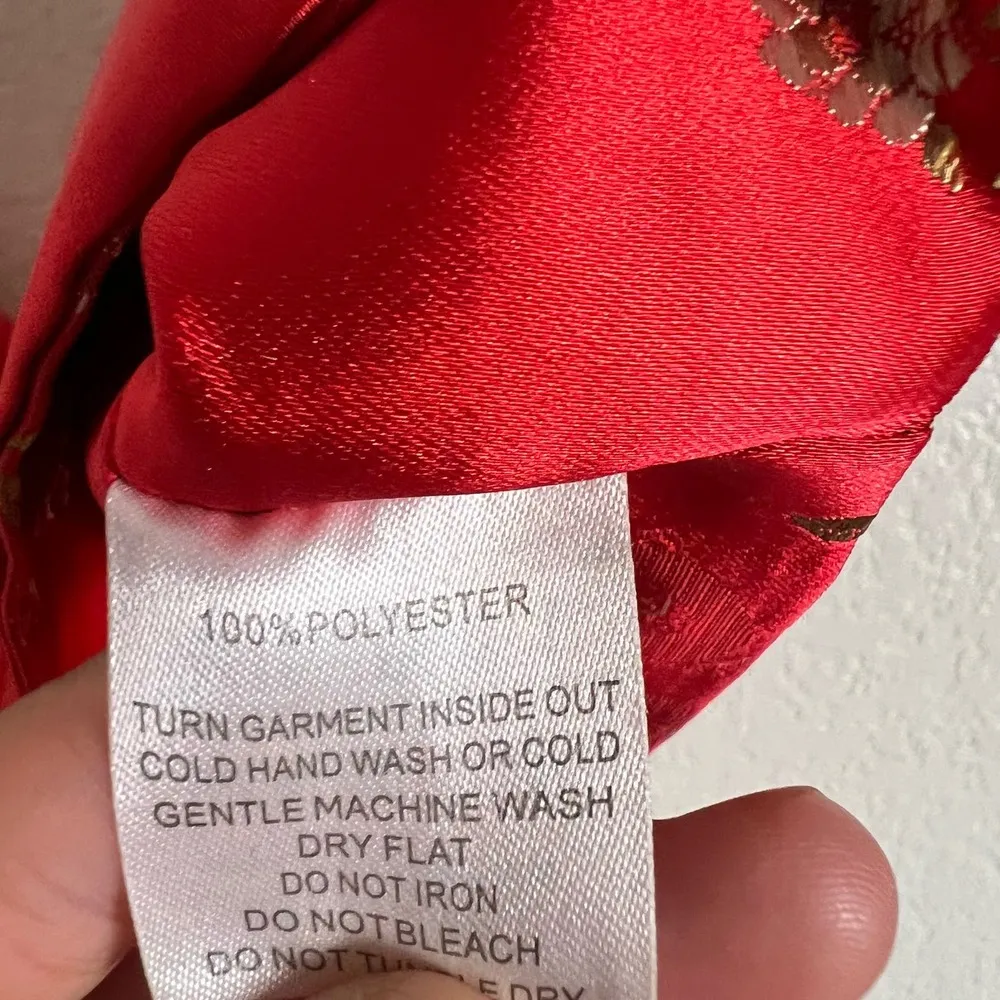 I.AM.GIA. Red Floral Jacquard Satin V-Neck Cropped Top Size Small - Image 9