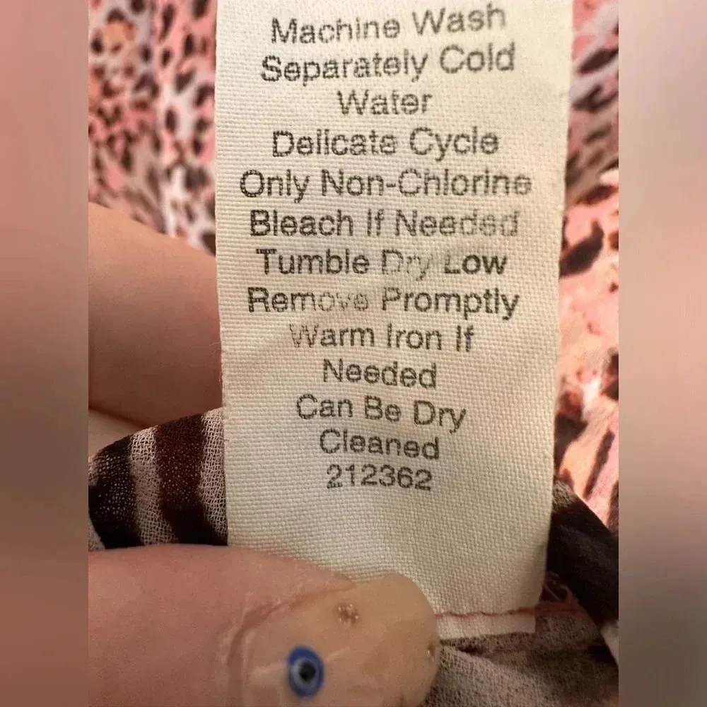 CAbi Beguila Button down sheet sleeveless Animal Print Cheetah Leopard Blouse - Image 6