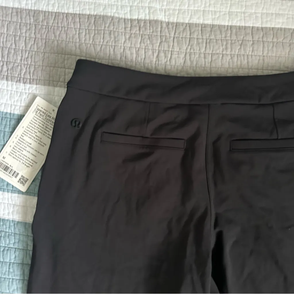 Lululemon Tapered-Leg Mid-Rise Pant 7/8 Length Luxtreme
Black M - Image 11