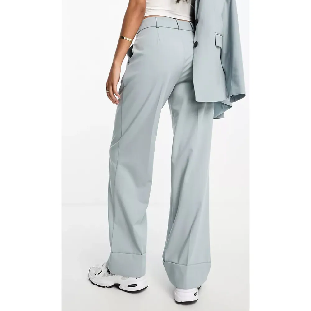 Pull&Bear Darted Wide Leg Tailored Pants in Pale Blue, Size M​​​​ Blue Size M - Image 2