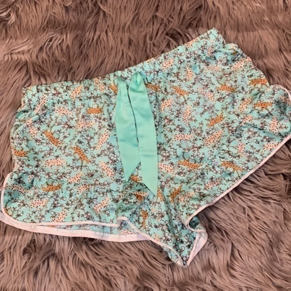 FREE with purchase! Victoria’s Secret tiger print ruffle sleep shorts mint S - Image 3